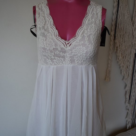 Cream Lace and Sheer mini Dress - Picture 1 of 4